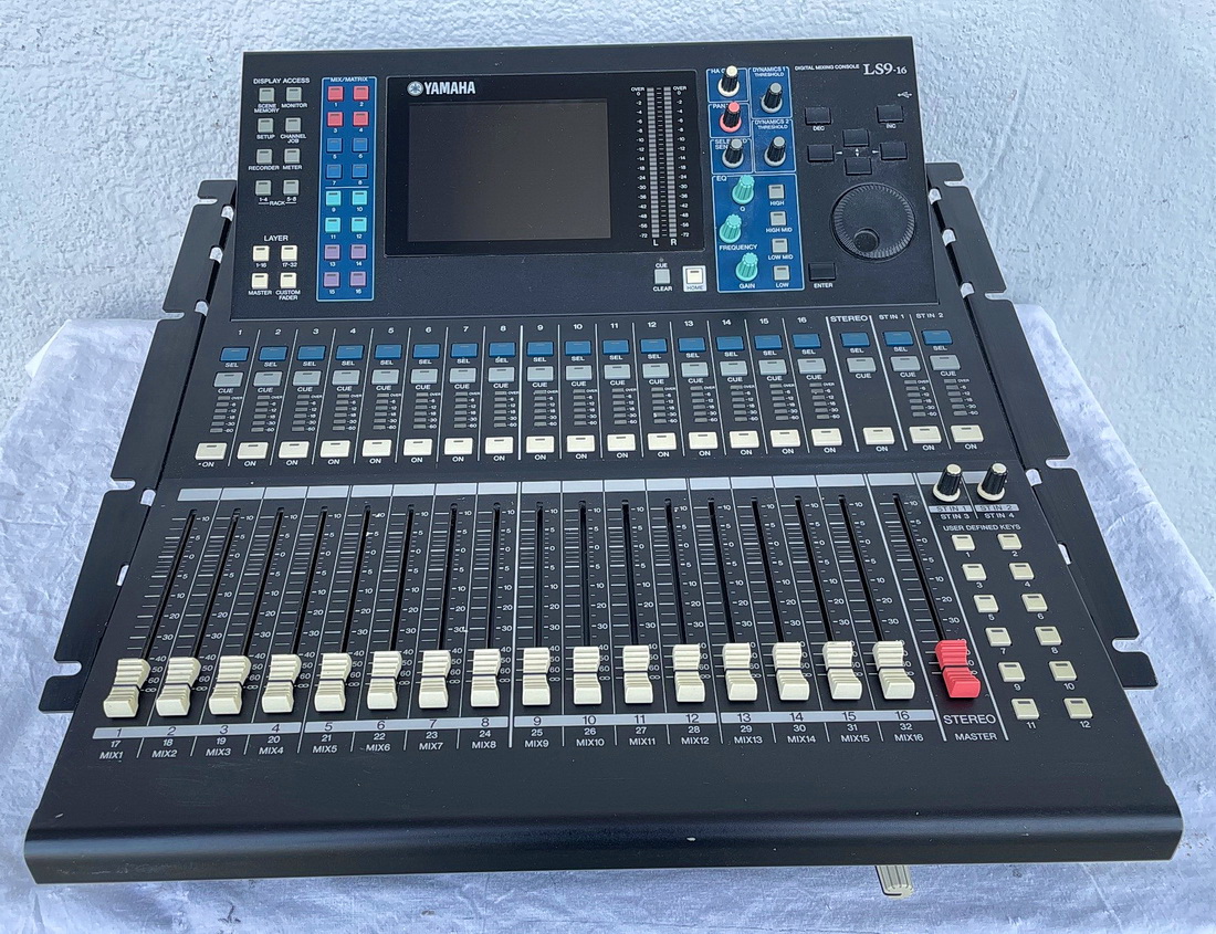 Yamaha LS9-16 FM.jpg